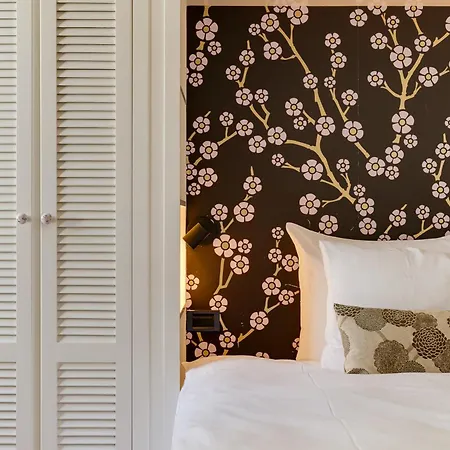 Small Luxury De Witte Lelie فندق 4*