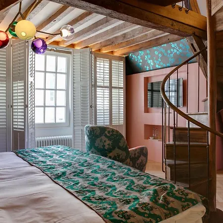 Small Luxury De Witte Lelie Otel 4*