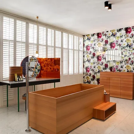 Small Luxury De Witte Lelie Hotel